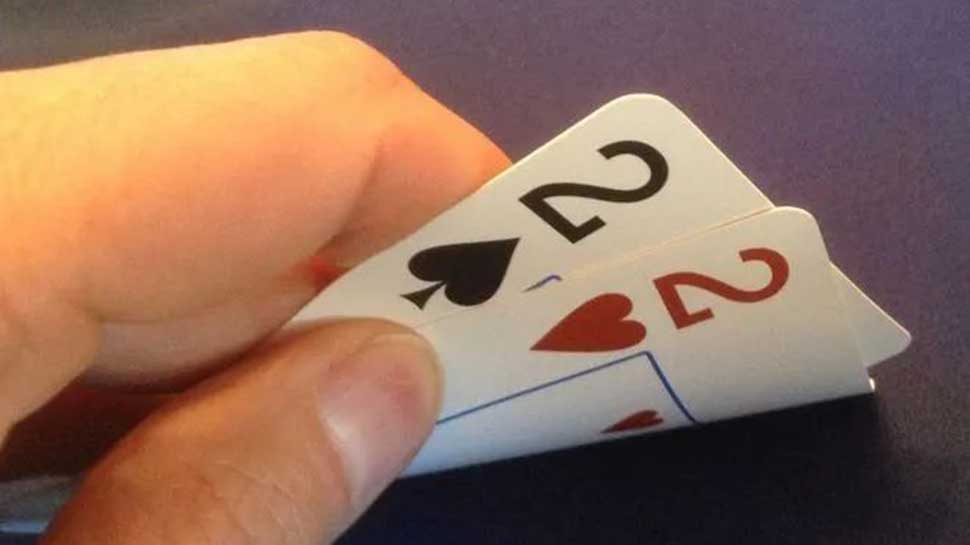 ClubGG策略：小對子追逐暗三條須注意的兩個負面因素 ClubGG 撲克牌22