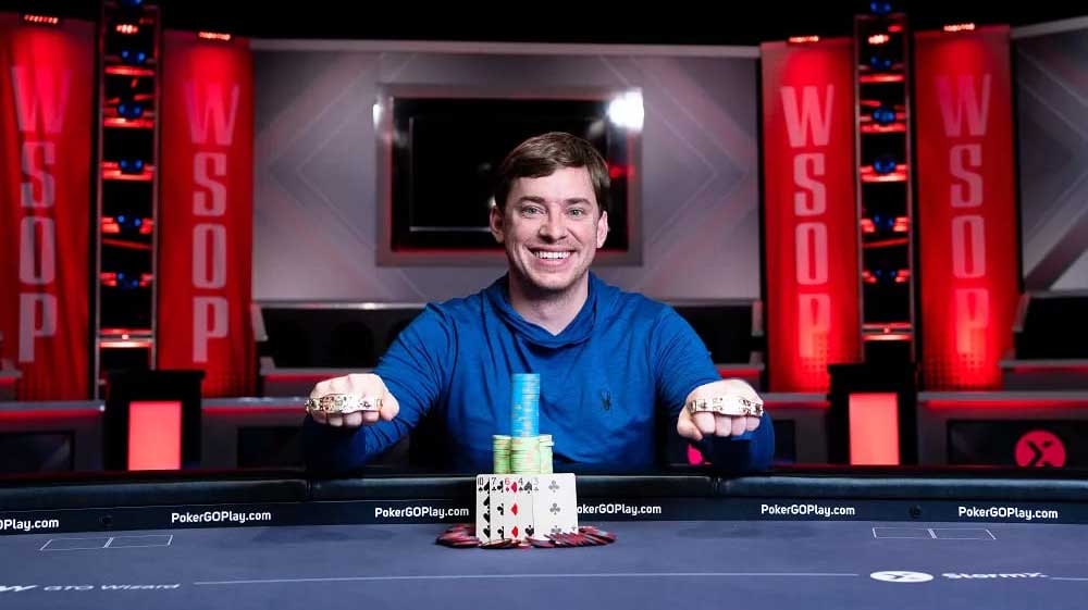 WSOP冠軍違規被取消資格 為什麼亞軍不能獲得金手鏈？