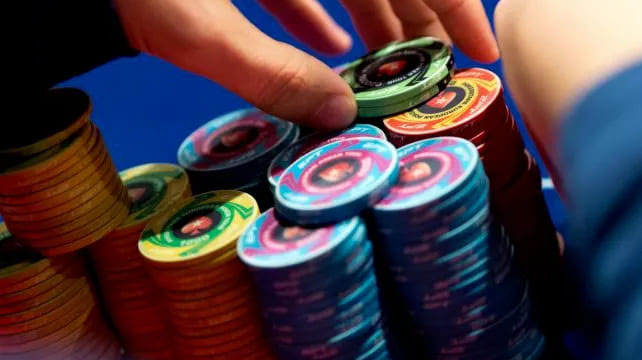 德州撲克Straddle 的“抓一下”是什麼意思？