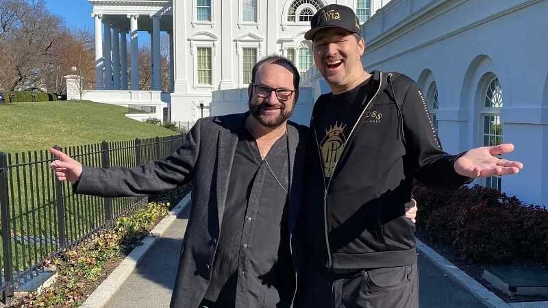 撲克頑童Hellmuth 展現與好友大嘴Matusow好交情